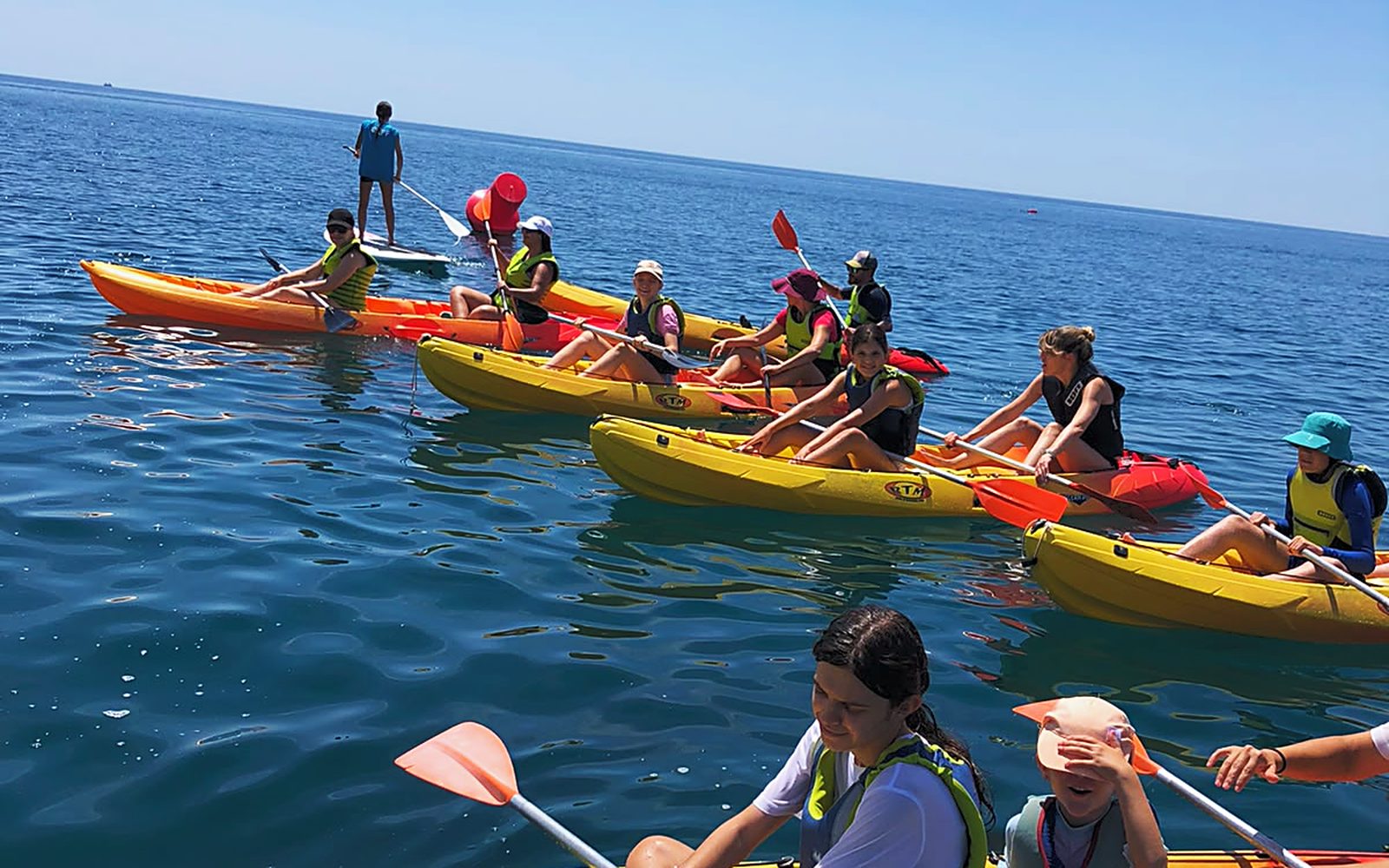 Travesía en kayak sobre la pradera de posidonia